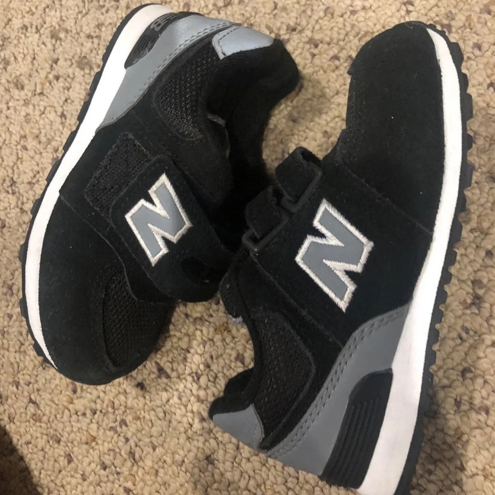 New Balance - Picture 2 of 4